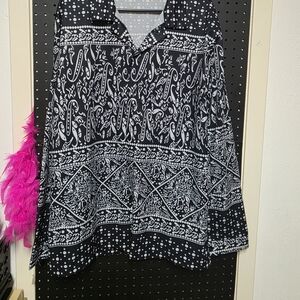 Black and White Patterned Women's Top